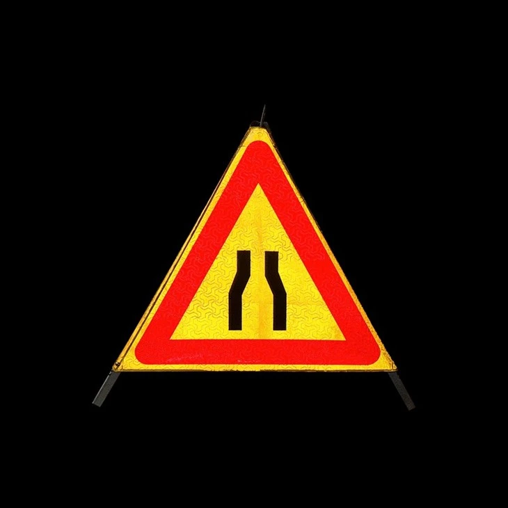 Road Narrows Reflective Tripod Folding Warning Sign